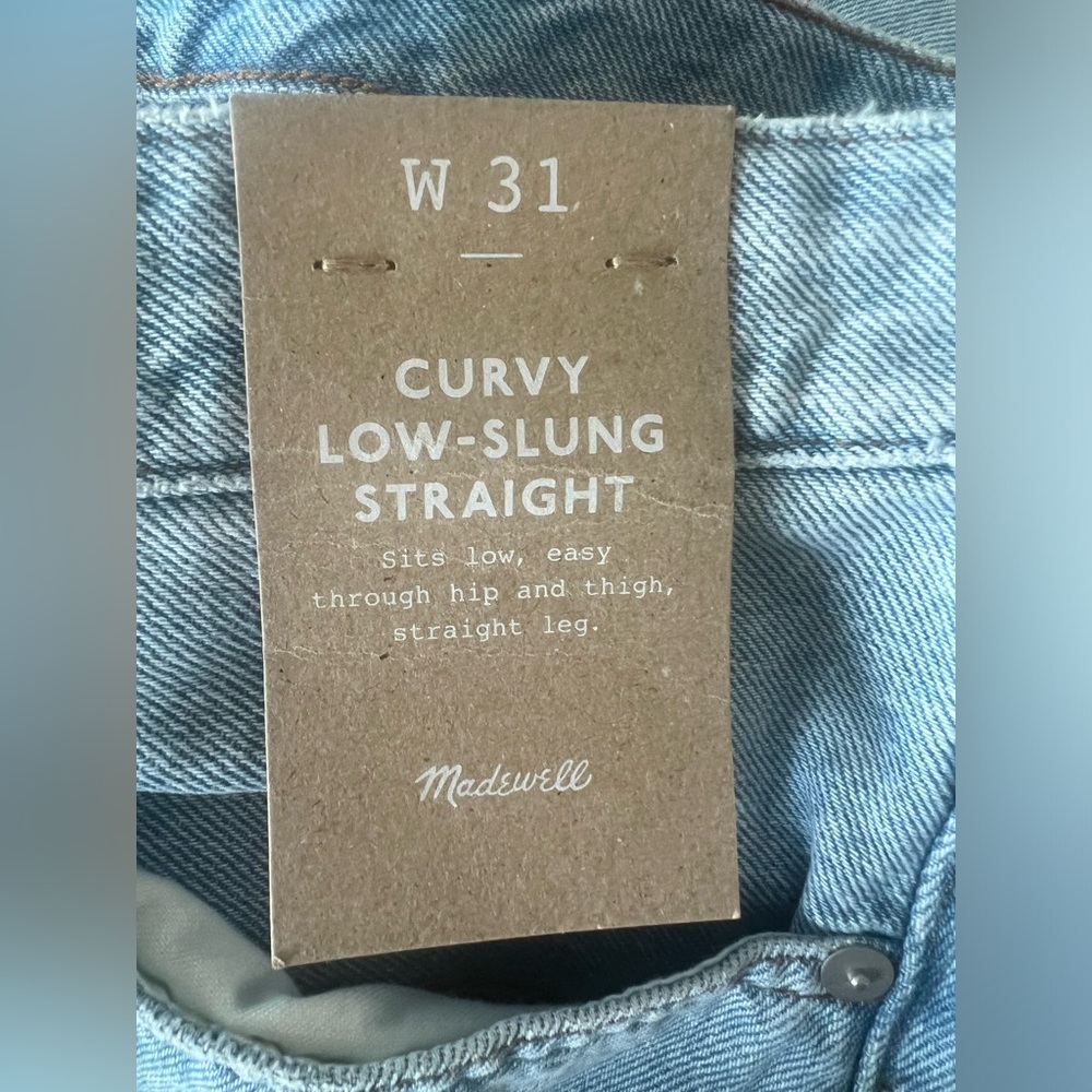 Madewell Curvy Low-Slung Straight Jeans - Picture 6 of 6